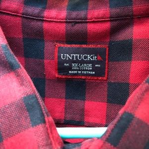 Untuckit XXL red and dark blue plaid button down